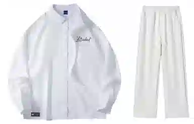 LA'T.WEEKEND Logocleanfit