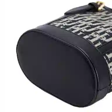 URBAN REVIVO URBAN REVIVO