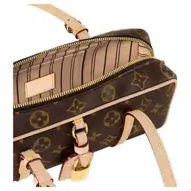 LOUIS VUITTON HANG ON Monogram