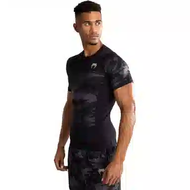 VENUM T -001