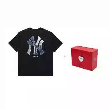 New Era x MLB Yankees Black Tee