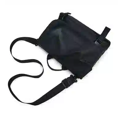 老人头 潮流简约纯色小众设计轻便出行日常通勤 织物 斜挎手提包 男款 黑色