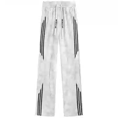 NINETEEN AUTUMN logo