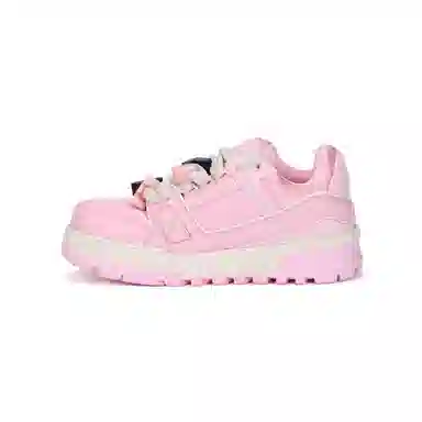 LOUIS VUITTON Trainer Maxi LOVE