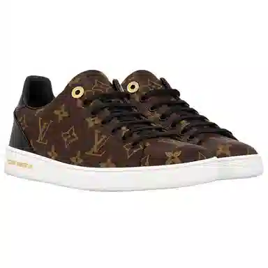 LOUIS VUITTON Frontrow