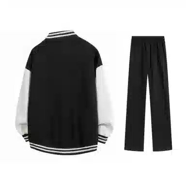 NINETEEN AUTUMN Logo