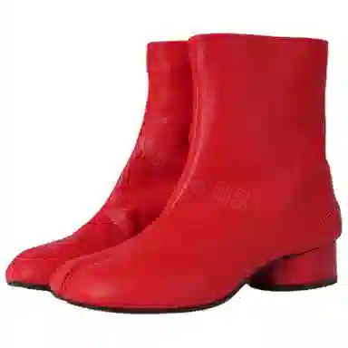 Maison Margiela Tabi Red