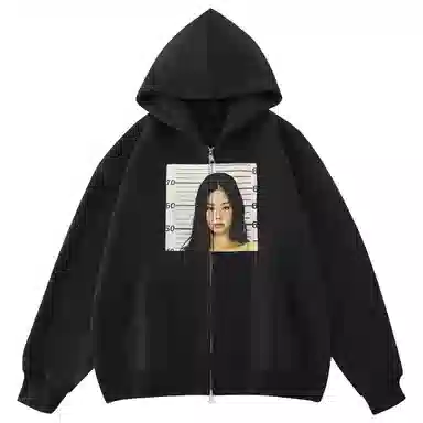 DOGANSON Vintage Portrait Print Sweatshirt