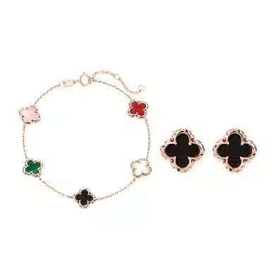 Ai De Promise Clover Stud Earrings