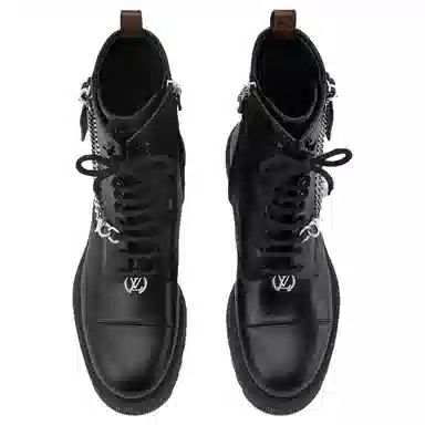 LOUIS VUITTON District Ranger