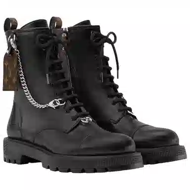 LOUIS VUITTON District Ranger