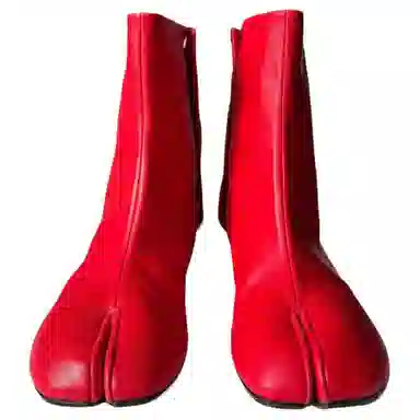 Maison Margiela Tabi Red