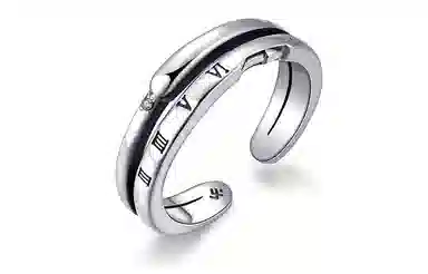 L’Estate Felice L Series LF Roman Numeral Ring