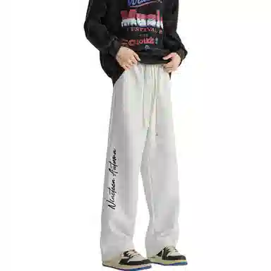 NINETEEN AUTUMN logo