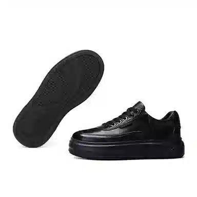 U7 Low Top Sneakers Black