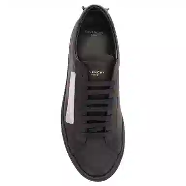 GIVENCHY