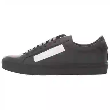 GIVENCHY