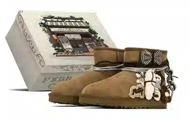 UGG CLASSIC MINI