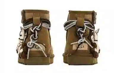 UGG CLASSIC MINI