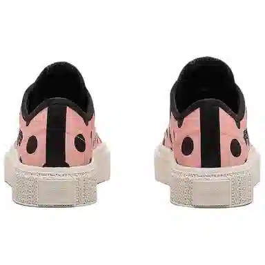 MARC JACOBS