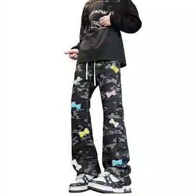 【3D立体彩骨刺绣】布客行 迷彩重工斜切拼接微喇美式复古水洗直筒牛仔裤弹力松紧腰抽绳显腿长显高显瘦高街舒适百搭长裤休闲裤 男女同款