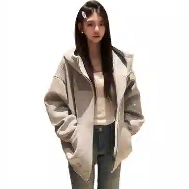 CASTLE WOODS 2025chic