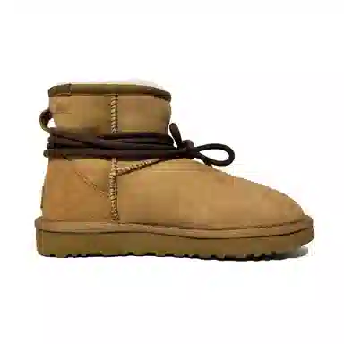 UGG Classic Mini II