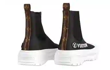 LOUIS VUITTON Squad