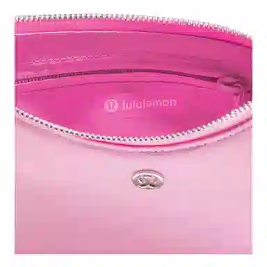 lululemon Daily Essentials 1L Logo