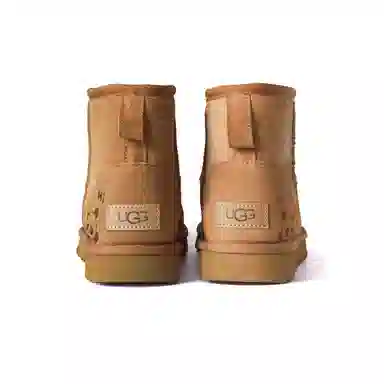 UGG CLASSIC MINI