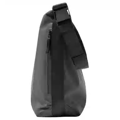 UNIQLO 24L Shoulder Bag Black