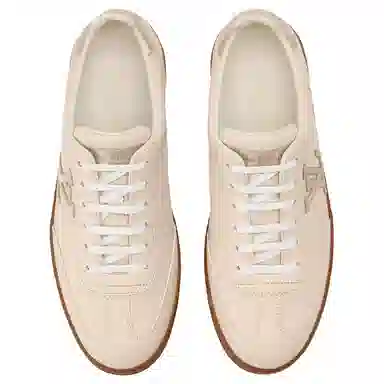 LOUIS VUITTON Frontrow