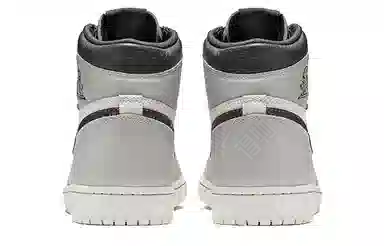 Nike x Jordan Air Jordan 1 Retro High OG Light Bone