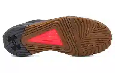 Under Armour UA Reign 6