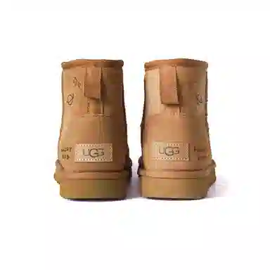UGG CLASSIC MINI