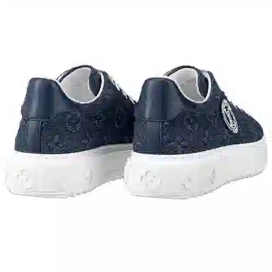 LOUIS VUITTON Time Out