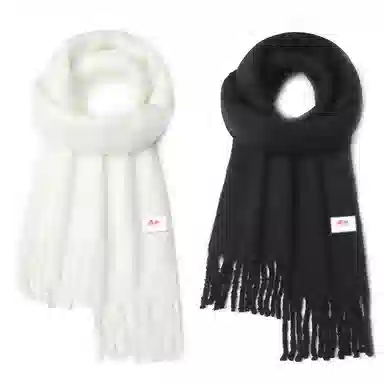 【文艺出片】 浪莎 超有氛围感加厚纯色马海毛围脖百搭流苏设计保暖披肩 心动礼盒装 聚酯纤维 绒线围巾 男女同款情侣款