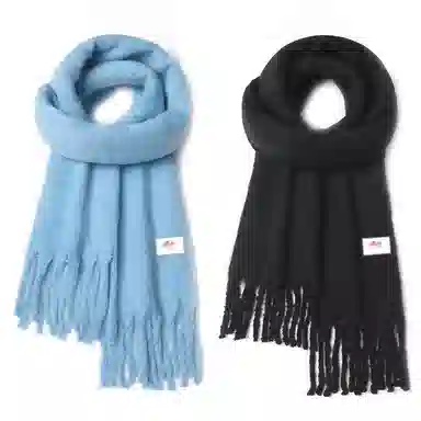 【文艺出片】 浪莎 超有氛围感加厚纯色马海毛围脖百搭流苏设计保暖披肩 心动礼盒装 聚酯纤维 绒线围巾 男女同款情侣款