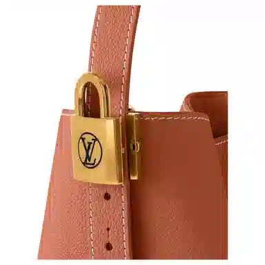 LOUIS VUITTON Low KeyAll In BB