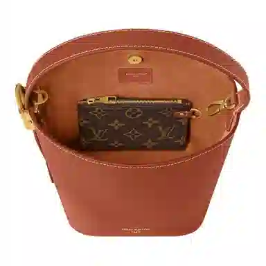 LOUIS VUITTON Low KeyAll In BB
