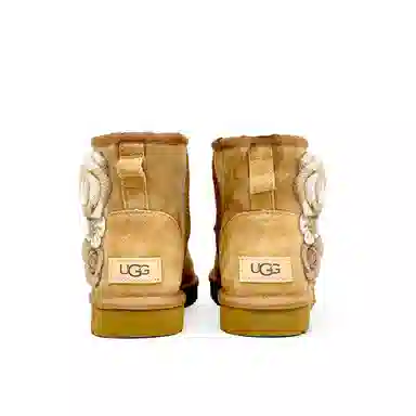 UGG CLASSIC MINI