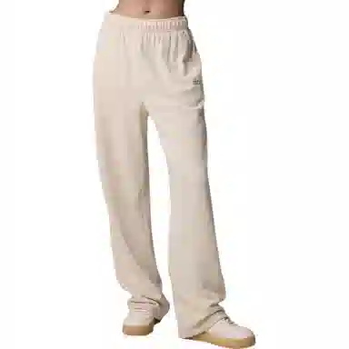 Alo Yoga JISOO Series