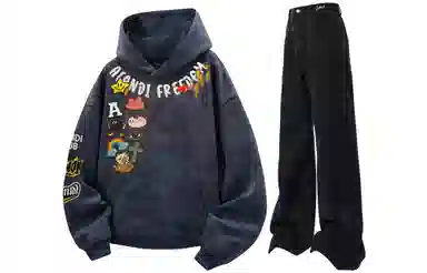 阿凡迪 美式复古街头简约扎染设计趣味卡通徽章字母印花宽松舒适百搭时尚潮流通勤连帽长袖卫衣中腰直筒微喇牛仔裤休闲运动套装 男女同款