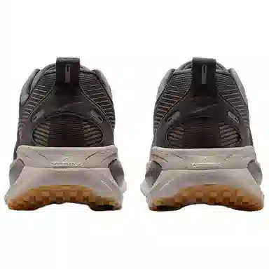 Nike Vomero 18 Brown