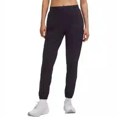 lululemon Adapted State Magnetic Closures