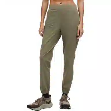 lululemon Adapted State Magnetic Closures