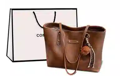 COMELY Tote
