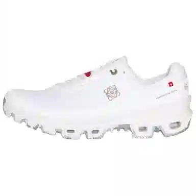 On x LOEWE Cloudventure