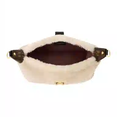 LOUIS VUITTON Pochette Mia