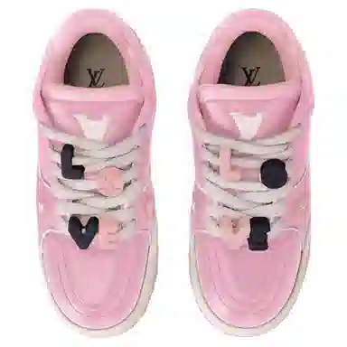 LOUIS VUITTON Trainer Maxi LOVE